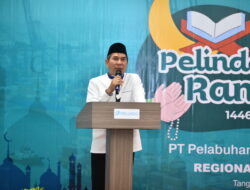 Kunjungi Pelabuhan Balikpapan, Dirut Pelindo Pastikan Kelancaran Operasional & Berbagi Kebahagiaan dengan Masyarakat Sekitar