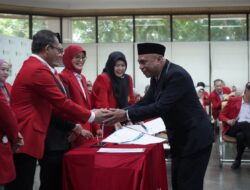 Pelantikan Pejabat di Lingkup Unhas, Rektor: Kembangkan Pelayanan Berbasis Inovasi