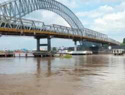 Pelindo Bantu Evakuasi Kapal Tongkang Milik PT SKA di Samarinda