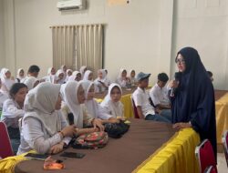 Dukung Siswa Siap PKL, Prodi Perhotelan Poltekbos Teken MoU dan Gelar Workshop Inspiratif