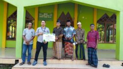 Pegadaian Kanwil Makassar Salurkan Bantuan Bahan Bangunan Senilai Rp30 Juta untuk Pembangunan Toilet Masjid Babul Ali Bontoa