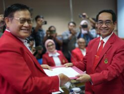 Prof. JJ Jadi Pendaftar Pertama Bakal Calon Rektor Unhas Periode 2026–2030