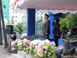 UPACARA HUT RI KE-80 UNIBOS MENEGUHKAN CITA-CITA KEMERDEKAAN MELALUI PENDIDIKAN