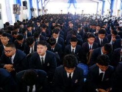 INTEGRASI UNIVERSITAS BOSOWA 2025 KUKUHKAN 4.891 MAHASISWA BARU