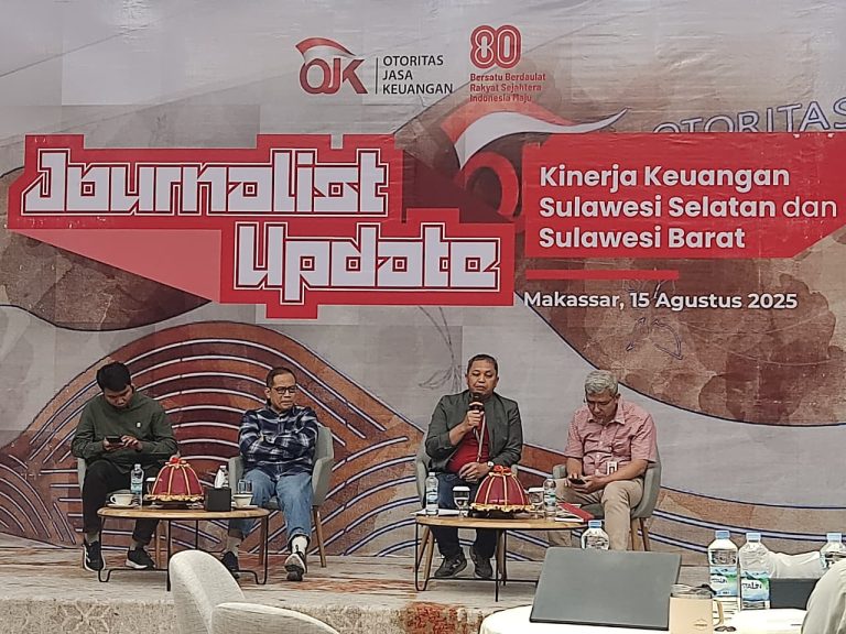 Kepala OJK Prov Sulselbar Moch.Muchlasin Saat Pemaparan Jurnalis Update Beberapa waktu lalu.
