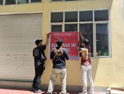 Distaru Makassar Segel Bangunan Tanpa IMB di Biring Romang Kapasa
