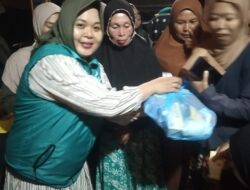 Siswa SMP Islam Athirah Gelar Aksi Peduli Lewat Pembagian Sembako di Rumbia Jeneponto