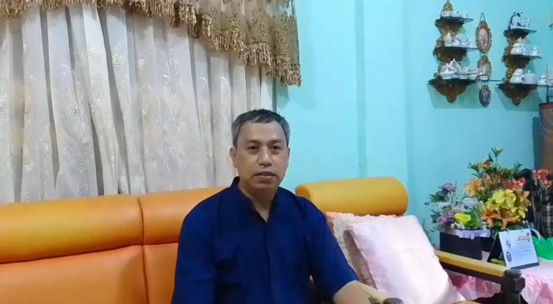 Mohammad Basir berbagi kisah inspirasinya mengikuti Beasiswa Jurnalis CIMB Niaga. Semangat dan motivasinya menjadi contoh bagi generasi muda yang ingin berkarya di dunia media. Simak perjalanan dan tekadnya meraih kesempatan emas ini!