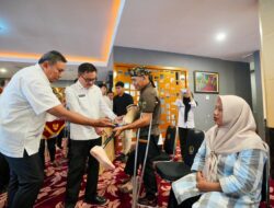 Dari Kursi Roda hingga Kaki Palsu, Sekda Sulsel Serahkan Bantuan Alat Bantu Disabilitas, Ini Harapan Pemprov