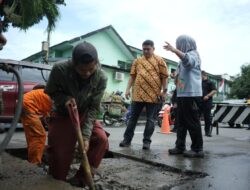 Respon Cepat Keluhan Warga, Wali Kota Munafri Tinjau dan Perbaiki Jalan Garuda, Mariso