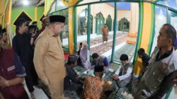 Wali Kota Munafri Tinjau Langsung Pengungsi di Blok 10 Antang, Tengah Malam