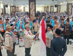 Lepas Kloter 8 UPG, Ketua PPIH Embarkasi Makassar Sampaikan Tiga Poin Penting