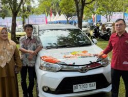 Jawab Kebutuhan Nakes, Gubernur Sulsel Serahkan Mobil Layanan Kesehatan untuk Warga Rongkong