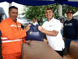 Peringati Hari Kebangkitan Nasional, Bank Mandiri Perkuat Kepedulian Sosial lewat Penyaluran 2.800 Paket Sembako di Makassar