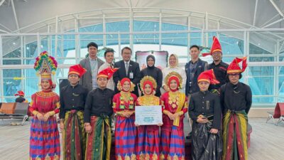 Bandara Sultan Hasanuddin Dukung Pelestarian Budaya Sulawesi Selatan Melalui Bantuan CSR dan Pertunjukan Seni di Area Bandara