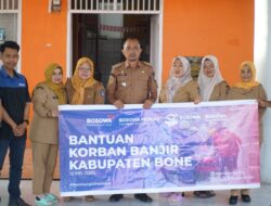 Bosowa Peduli Salurkan Bantuan Logistik untuk Korban Banjir di Kabupaten Bone