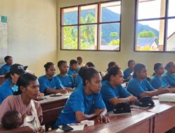 Wujudkan Pariwisata Berkelanjutan, Poltekpar Makassar Berdayakan Ibu-Ibu Kampung Sawundarek Raja Ampat melalui Program PKM Terintegrasi