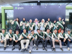 Gojek dan Yayasan GoTo Merah Putih Berikan Beasiswa S1 kepada Ratusan Mitra Driver dan Keluarga