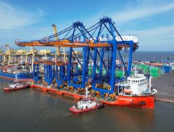 Dukung Modernisasi Pelabuhan, Pelindo Marine Kawal Kedatangan QCC dan RTG Baru di Pelabuhan Tanjung Perak dan Belawan