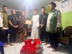 Gubernur Sulsel Salurkan Bantuan untuk Keluarga Anak Korban Tenggelam di Pantai Depan Masjid 99 Kubah