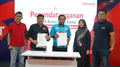 Telkomsel Dukung Tim Futsal SMAN 8 Makassar, Wujud Komitmen Majukan Prestasi Olahraga Pelajar