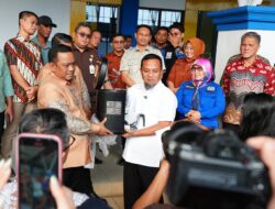 Tingkatkan Ketahanan Pangan, Gubernur Sulsel Bagikan Bantuan Sagu Cooker untuk Masyarakat di Luwu