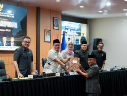Sekda Jufri Rahman Hadiri Paripurna DPRD Sulsel, Hasil Reses Jadi Masukan Perencanaan Pembangunan