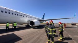 Pecah Ban,Airport Rescue and Fire Fighting Evakuasi Penumpang GA604 di Runway 3 Sultan Hasanuddin