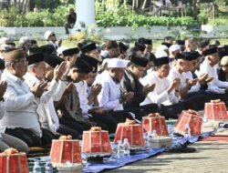 Gubernur Sulsel Bersama Ribuan Warga Gelar Salat Istisqa, Panjatkan Doa Agar Hujan Turun