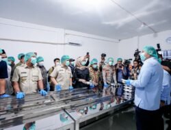 Gubernur Sulsel Dampingi Kepala BGN Resmikan SPPG Wilayah 3T di Takalar