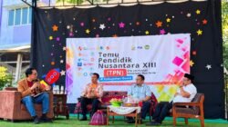 Linieritas Penting, Tetapi Guru Bukan Garis Lurus